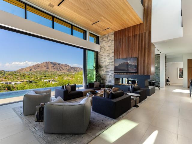 House for sale in Paradise Valley