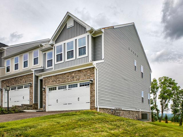 Townhouse for sale in Claridge, Pennsylvania