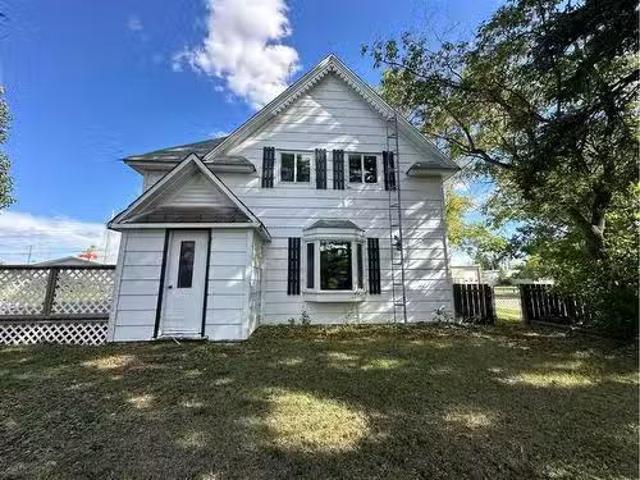 House for sale in Lougheed, Alberta