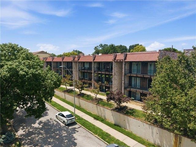 Condo for sale in Kansas City, Missouri