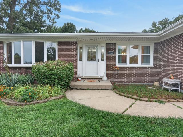 House for sale in Mchenry, Illinois