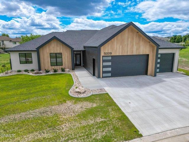 House for sale in Bismarck, North Dakota