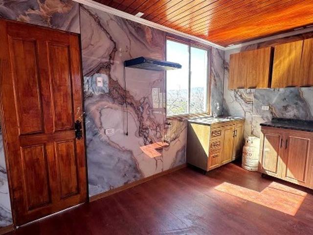 Casa en arriendo en La Aurora, Metropolitana