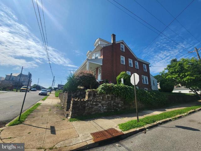 Townhouse for sale in Bridgeport