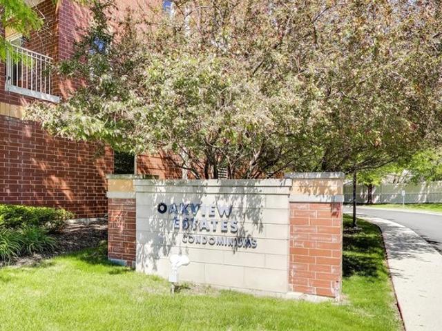 Condo for sale in Lombard, Illinois