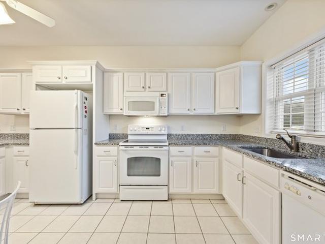 Townhouse for sale in North Haven, Connecticut
