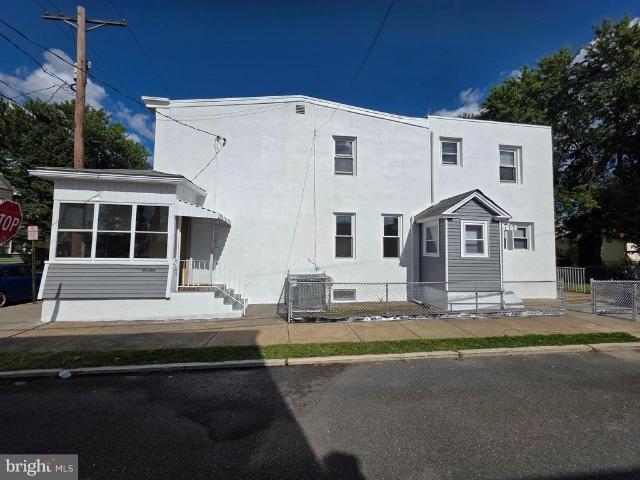 Townhouse for sale in Gloucester City
