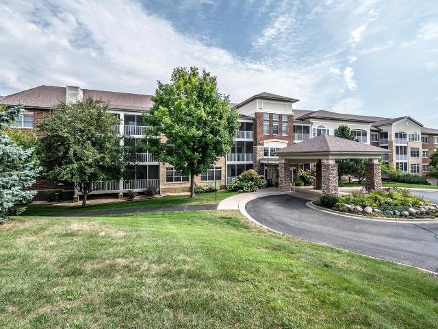 House for sale in Gramercy Club, Burnsville