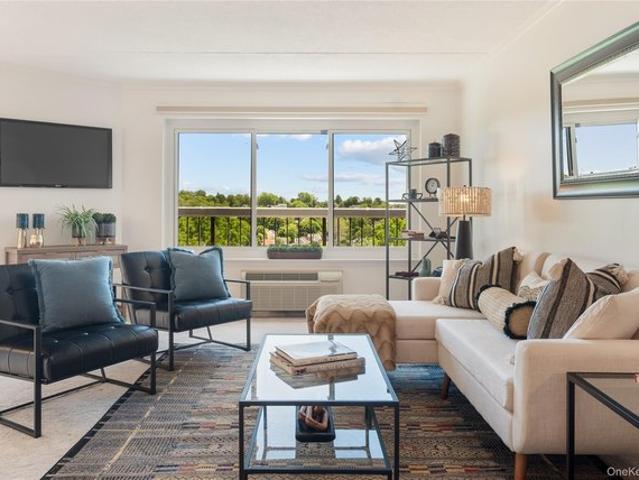 Condo for sale in Hartsdale, New York