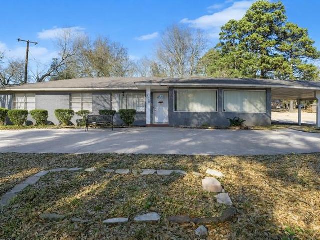 House for sale in Gilchrist, Texas