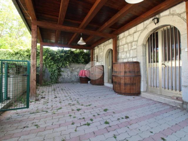 Villa Indipendente in affitto a Vinchiaturo, Molise