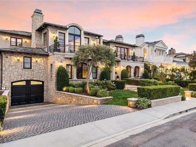 House for sale in Hill Section, Manhattan Beach