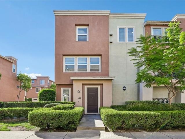 Townhouse for sale in Compton, Los Angeles County