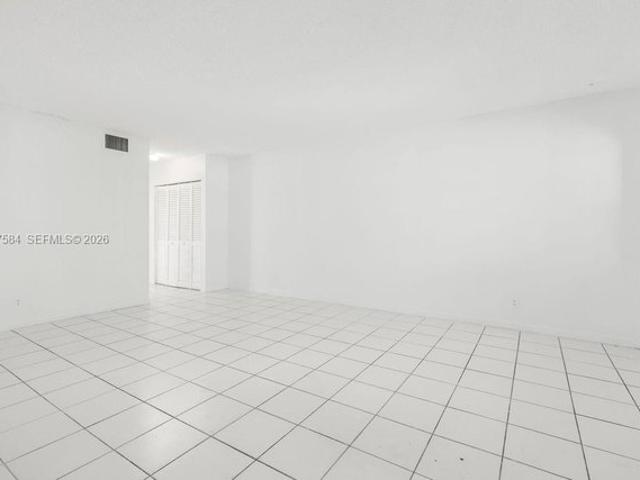 Condo for sale in Dania, Florida