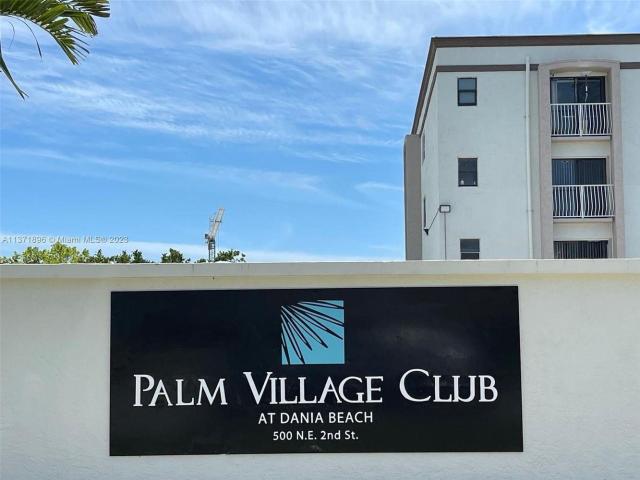 Condo for sale in Dania, Florida