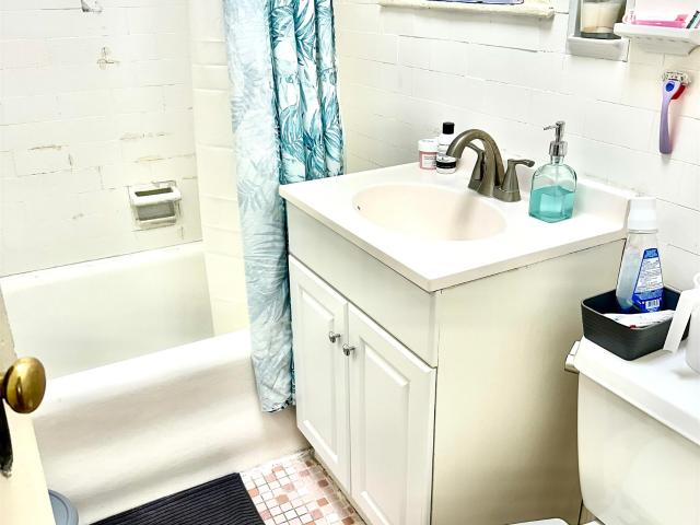 House for sale in Hudson, New Jersey