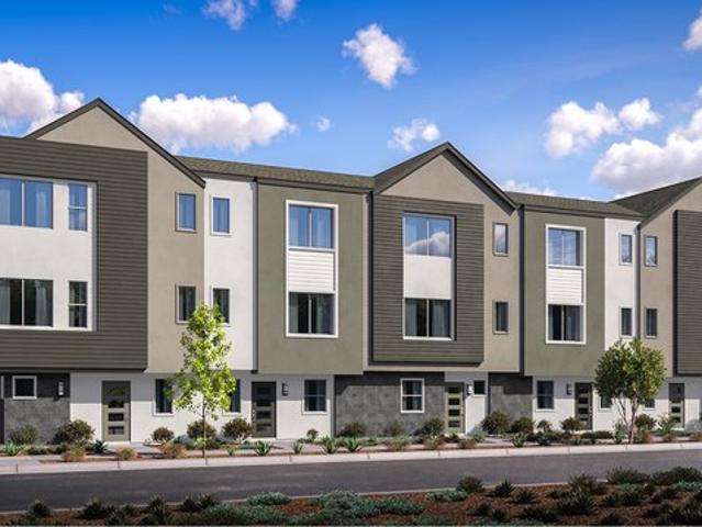 Townhouse for sale in Carson, California