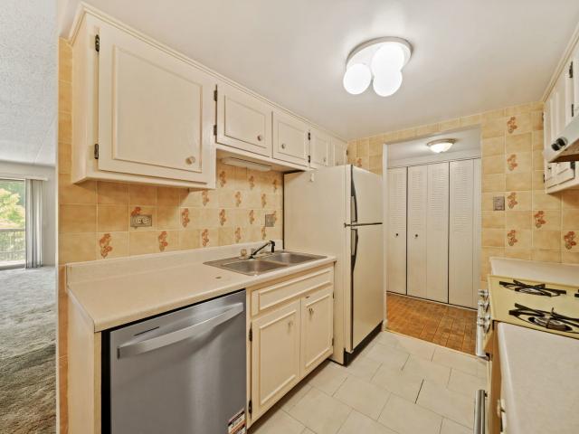 Condo for sale in Downers Grove, Illinois