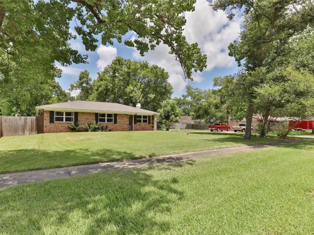 House for sale in Clute, Texas