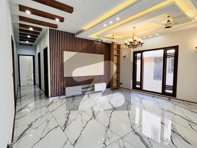 House for sale in 8 ڈی ایچ اے فیز, کراچی ڈویژن