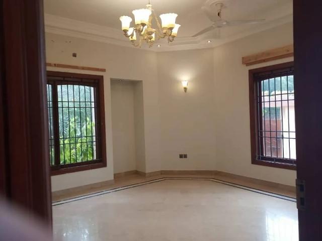 Property for rent in 8 ڈی ایچ اے فیز, کراچی ڈویژن