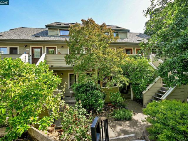 Condo for sale in Pleasant Hill, California