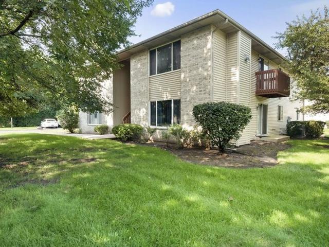 Condo for sale in Mchenry, Illinois