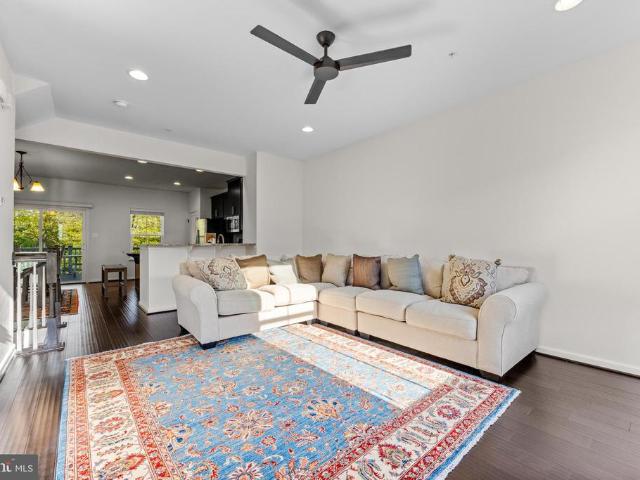 Townhouse for sale in Glen Burnie