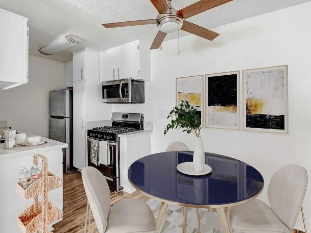 Apartment for rent in Long Beach, California