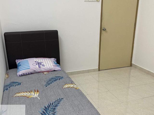 Room for rent in Sungai Nibong, George Town
