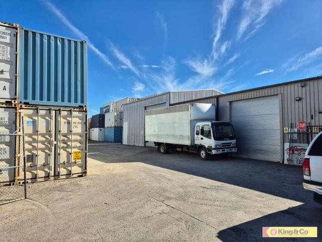 Warehouse for rent in Toombul, Queensland