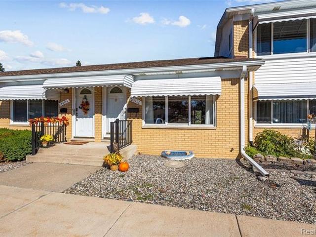 Condo for sale in Leisure Co-Ops, Wixom
