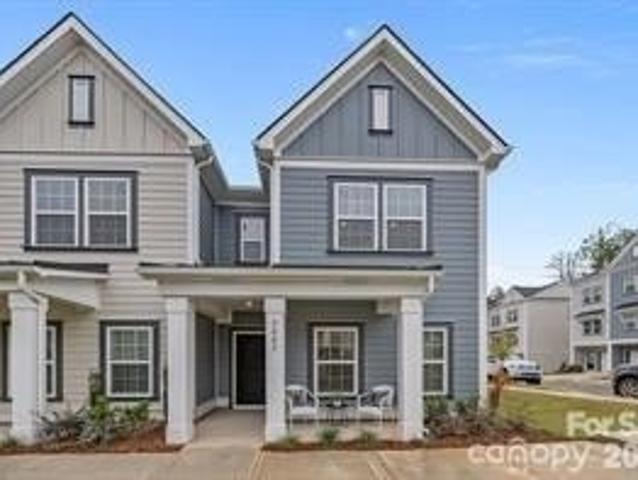Townhouse for sale in Matthews, Mecklenburg County