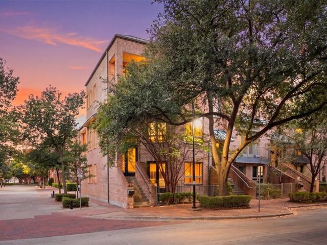 Townhouse for sale in Addison, Texas