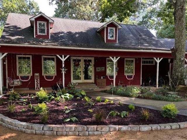 House for sale in Dahlonega, Georgia