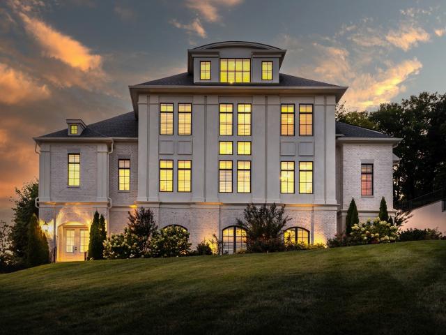 House for sale in Heathrow, Brentwood