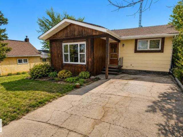 House for sale in Alberta