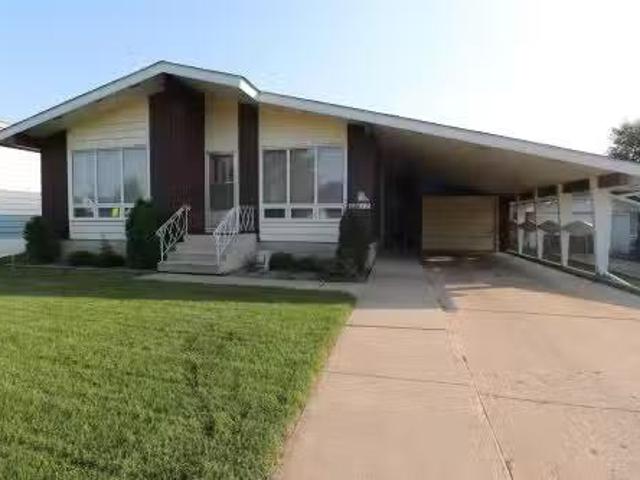 House for sale in Alberta