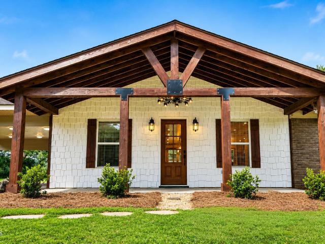 House for sale in Aberdeen, Mississippi
