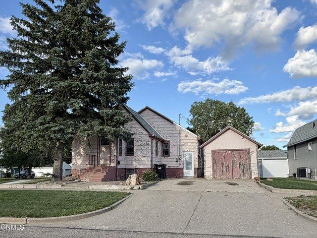 House for sale in Bismarck, North Dakota