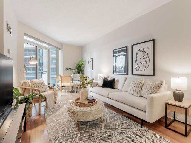 Condo for sale in Toronto, Golden Horseshoe