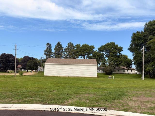 Land for sale in Madelia, Minnesota