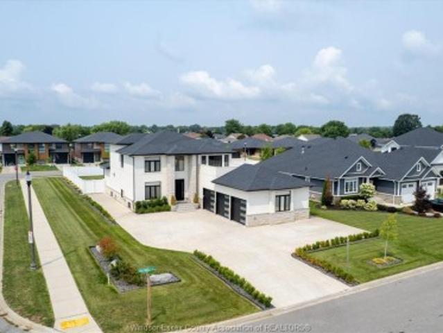 House for sale in Amherstburg, Ontario