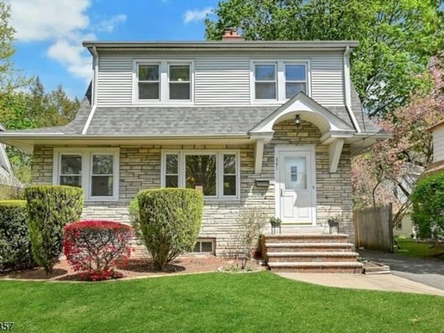 House for sale in Teaneck, New Jersey