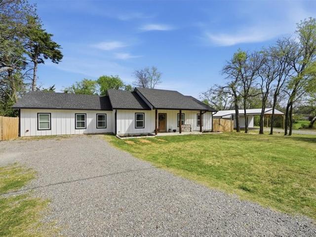 House for sale in Tom Bean, Texas
