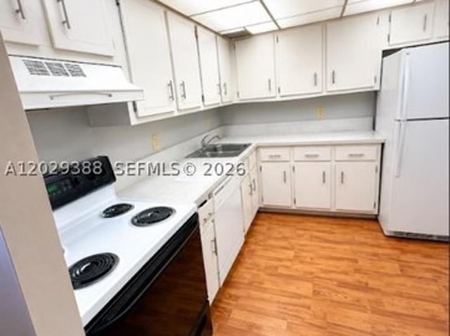Condo for sale in Dania, Florida