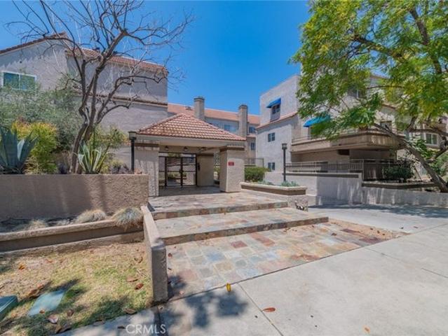 Condo for sale in Pasadena, California