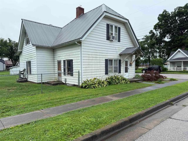 House for sale in Petersburg, Indiana