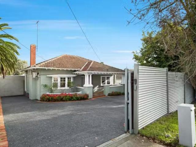 House for rent in Mont Albert North