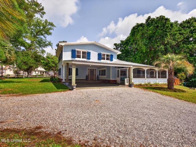 House for sale in Ocean Springs, Mississippi